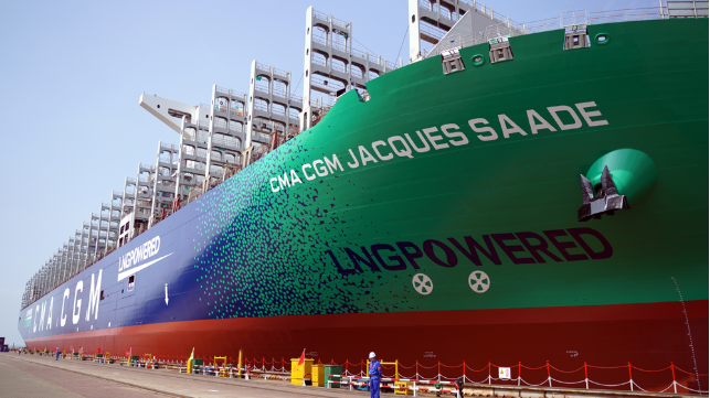 World's Largest LNG-Powered Containership Commissioned
