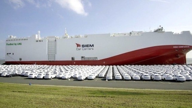 World's Largest LNG-Powered Car Carrier Sails for North America
